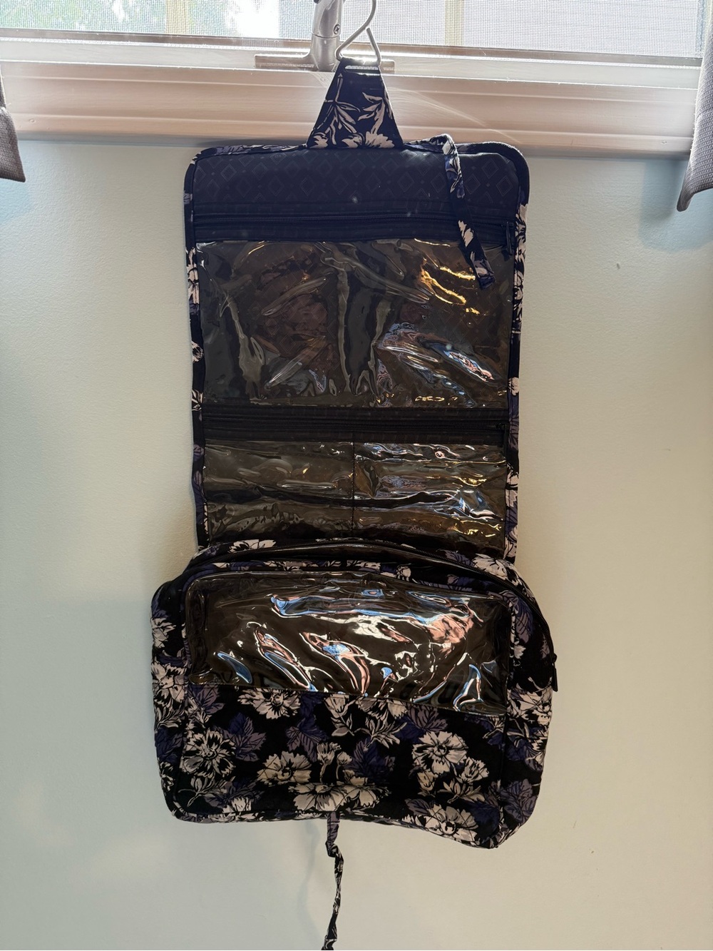 Vera Bradley Quilted Grand Hanging Organizer - Black, White & Blue